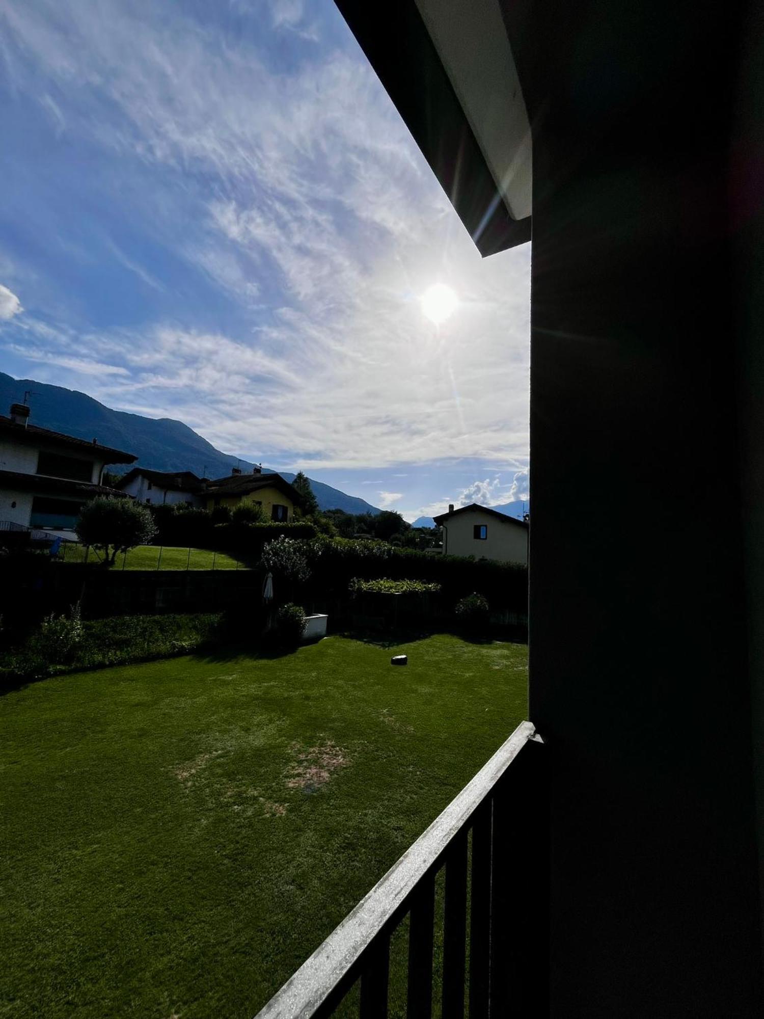 White House Lucia Villa Colico Exteriör bild