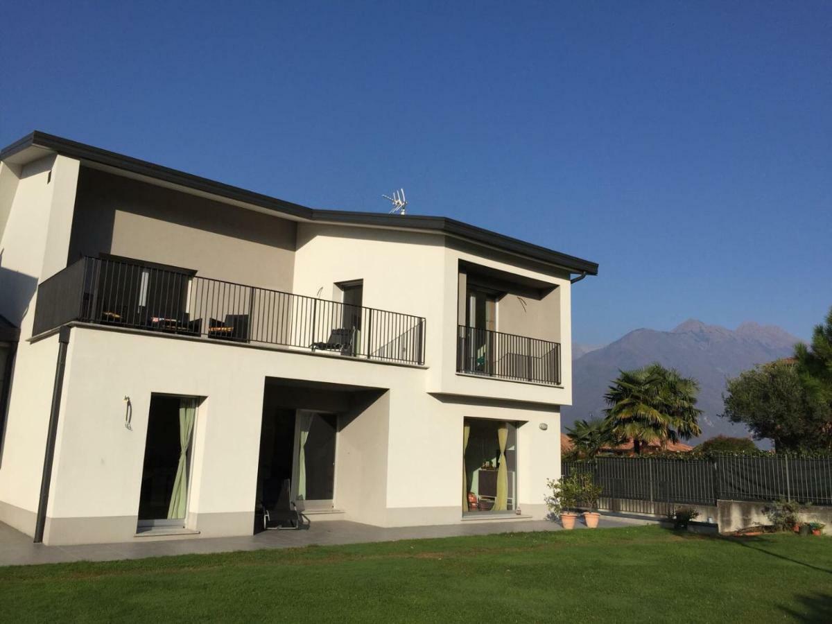 White House Lucia Villa Colico Exteriör bild